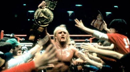 Hulk Hogan gana el Campeonato Mundial de Peso Completo WWF de manos de The Iron Sheik el 23 de enero de 1984