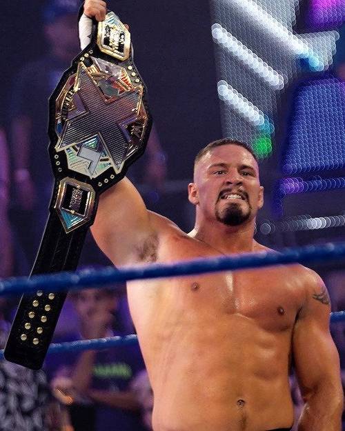 Bron Breakker como Campeón NXT