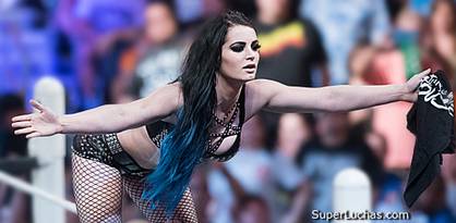 WWE orders Paige to hide her rude new tattoo - Superfights