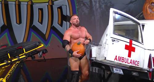 Ridge Holland vence a Andre Chase un Ambulance Match en NXT Halloween Havoc 2024 (27.10.2024) - WWE