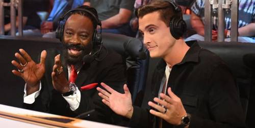 Vic Joseph comentando WWE NXT con Booker T