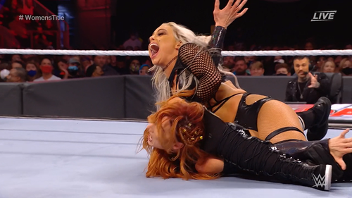 Liv Morgan y Becky Lynch - WWE Raw