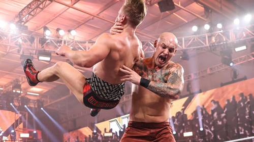 Baron Corbin vs Ilja Dragunov en WWE NXT