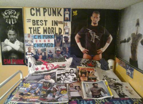 La revista Súper Luchas en &quote;Mi habitacion de CM Punk&quote; por Jazmín Lara