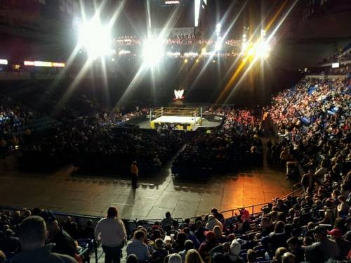 Asistencia a grabaciones de WWE NXT y WWE SmackDown (22.11.11) / Twitter.com/missdivanqueen