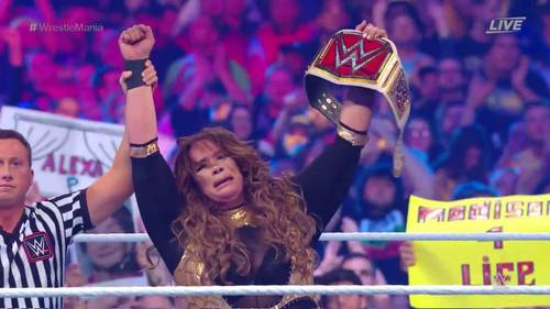 Nia Jax vence a Alexa Bliss y se corona NUEVA Campeona Raw en WWE WrestleMania 34 (08/04/2018) / WWE©