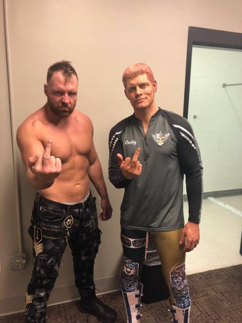 Jon Moxley y Cody Rhodes en AEW Double or Nothing mandan un mensaje a WWE / AEW