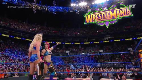 Asuka reta a la Campeona Femenil SmackDown, Charlotte Flair, a una lucha en WrestleMania 34 (11/03/2018) / WWE©