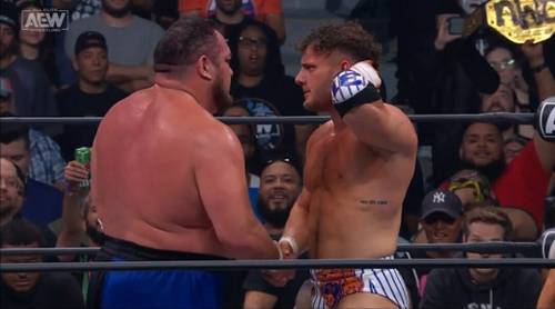 Superluchas - MJF y Samoa Joe se dan la mano en un ring de lucha libre.