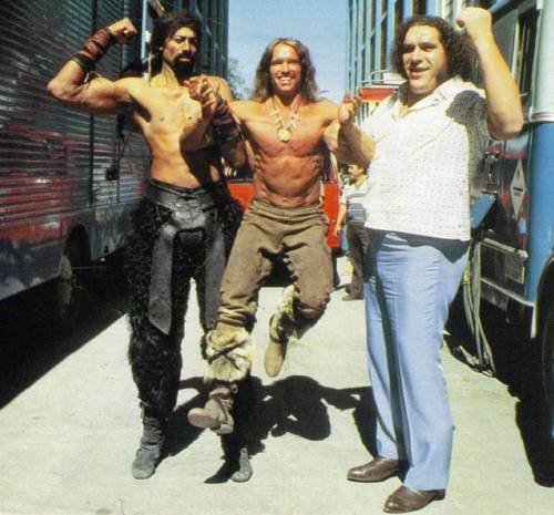 Wilt Chamberlain, Arnold Schwarzenegger como Conan  y André the Giant (Conan The Destroyer - 1984)