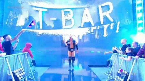 T-Bar en WWE RAW