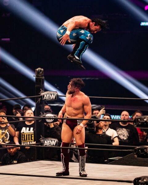 Bryan Danielson vs. Kenny Omega en AEW Dynamite (22/09/2021) / Photo by: Santos L Halper - Reddit / AEW