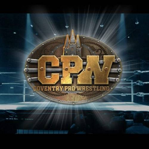 Superluchas - El logo de cpw en un escenario frente a una multitud en Xmas Bash 2023.