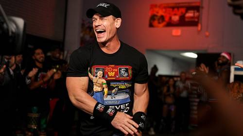 John Cena tras bastidores en WWE Raw en 2022