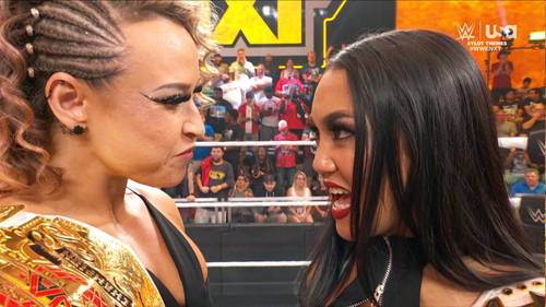 La Campeona Knockouts de TNA Wrestling, Jordynne Grace, debuta en NXT y carea con la Campeona NXT, Roxanne Pérez (28.05.2024) - WWE