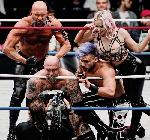 The Butcher The Blade Kip Sabian y Penélope Ford