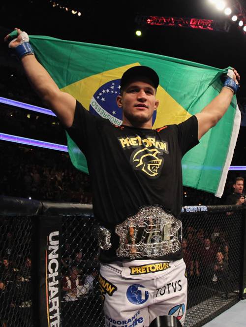 Junior dos Santos (UFC Heavyweight Champion - 12.11.11) / UFC.com