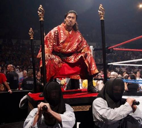 Kenzo Suzuki en WWE en 2004