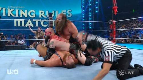 The Viking Raiders y Otis en WWE RAW 17 de julio 2023