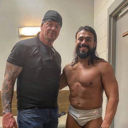 The Undertaker y Andrade en el Backstage del evento Ric Flair's Last Match (Nashville Municipal Auditorium - 31/07/2022) / Twitter.com/AndradeelIdolo