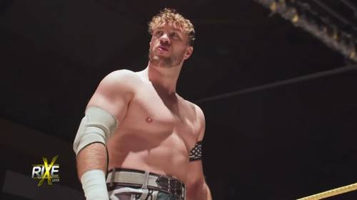 Superluchas - Una mirada a Rixe Catch: Un luchador sin camisa parado en un ring.