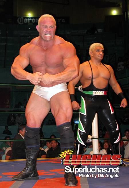 &quote;Strongman&quote; Jon Andersen debuta en Puebla con el CMLL (5 octubre 2009) / Photo by Dik angelo
