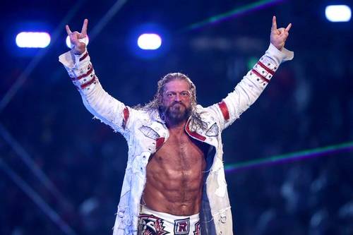 Edge haciendo su entrada en WrestleMania 37 - WWE