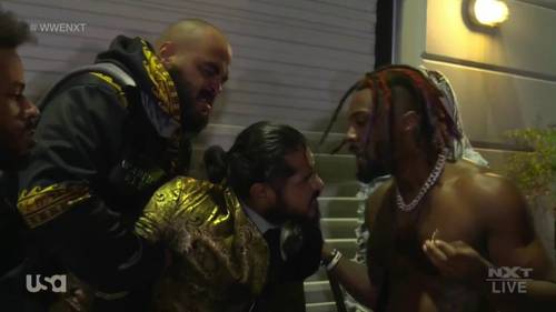 Hit Row ataca a Santos Escobar en WWE NXT (17/08/2021) / WWE