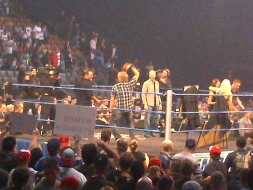 Rhyno y Edge tras las grabaciones de SmackDown (13.9.11)