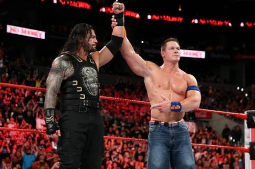 John Cena le pasa la antorcha de WWE a Roman Reigns en No Mercy