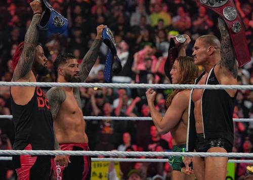 Randy Orton y Riddle (Campeones de Parejas Raw) cara a cara con The Usos (Campeones de Parejas SmackDown)