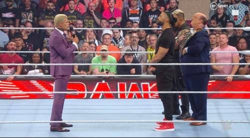 Cody Rhodes y Roman Reigns en WWE RAW 3 de abril 2023