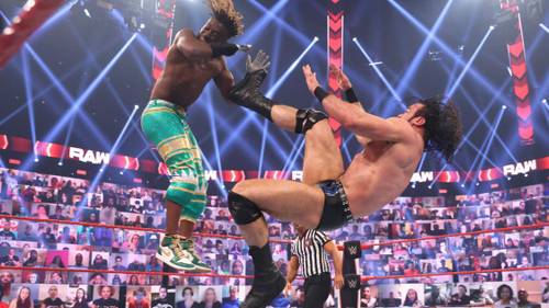 Kofi Kingston y Drew McIntyre en el episodio de Raw del 31 de mayo de 2021 - WWE