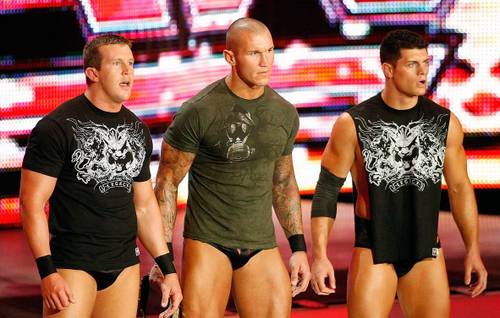 Ted DiBiase Jr Randy Orton y Cody Rhodes como Legacy en WWE