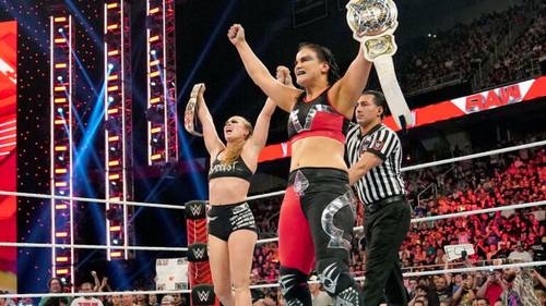 Shayna Baszler y Ronda Rousey ganan el Campeonato Femenil de Parejas WWE