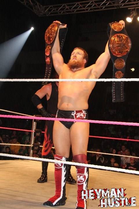 Daniel Bryan -WWE Tag Team Champions- en Trenton, New Jersey (19/10/12) / Photo by: Digital Charlie – HeymanHustle.com