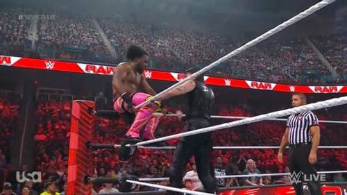 Dominik Mysterio y Xavier Woods en WWE RAW 15 de mayo 2023