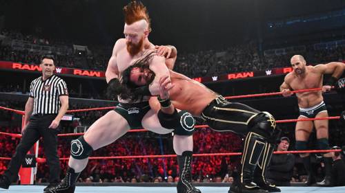 Sheamus domina al Campeón Universal WWE Seth Rollins (08/04/2019) — WWE