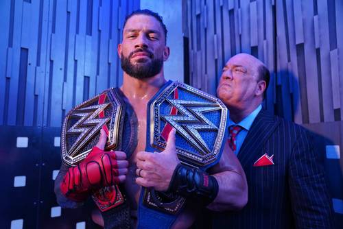 Roman Reigns luego de ganar el Campeonato Universal Indiscutido WWE