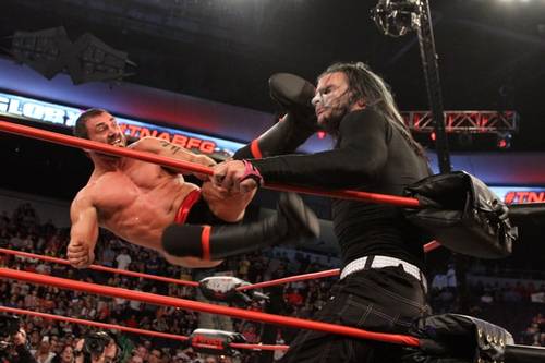 Austin Aries castiga a Jeff Hardy (Bound for Glory 2012) / Imagen cortesía de impactwrestling.com para Súper Luchas