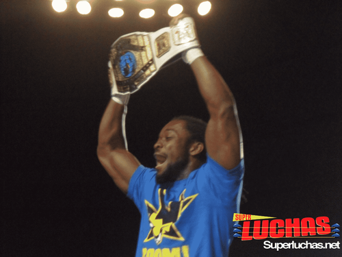 Kofi Kingston hace gala de su título Intercontinental / Foto por mariosumd