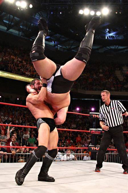 Austin Aries vs. Samoa Joe
