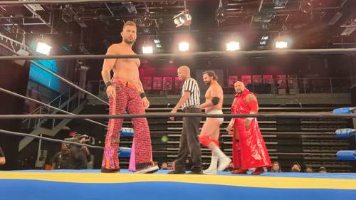 Dirty Dangoe n su primera lucha en NWA el 15 de diciembre de 2021