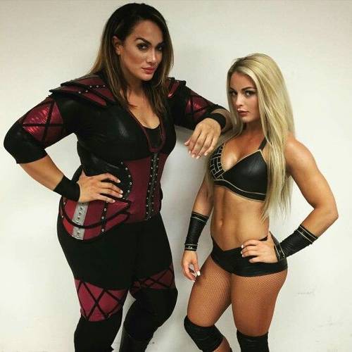 Nia Jax y Mandy Rose / WWE Mandy Rose vs Nia Jax