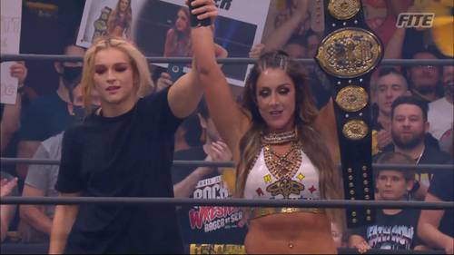 Jamie Hayter y Britt Baker en AEW Rampage (13/08/2021) / AEW