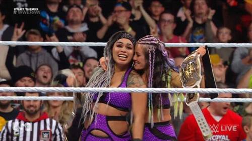 Superluchas - Kayden Carter y Katana Chance, nuevas Campeonas de Parejas WWE (18.12.2023 - Raw)