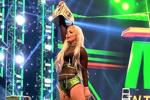 Liv Morgan nueva Campeona SmackDown en el evento premium WWE Money in the Bank 2022 (02/07/2022) / WWE