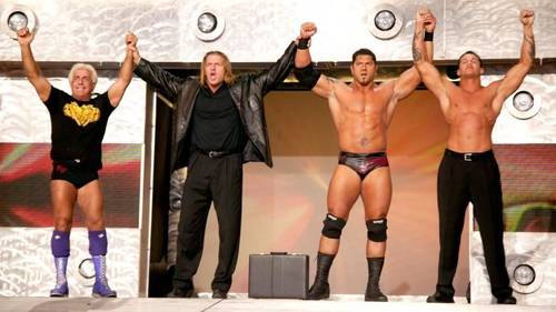 Evolution, con todo y Batista, regresará en SmackDown 1000