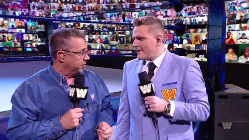 Michael Cole y Pat McAfee - SmackDown 7 de mayo 2021
