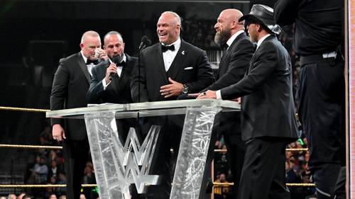 Road Dogg X Pac Billy Gunn Triple H y Shawn Michaels en la inducción de DX al Salón de la Fama de WWE